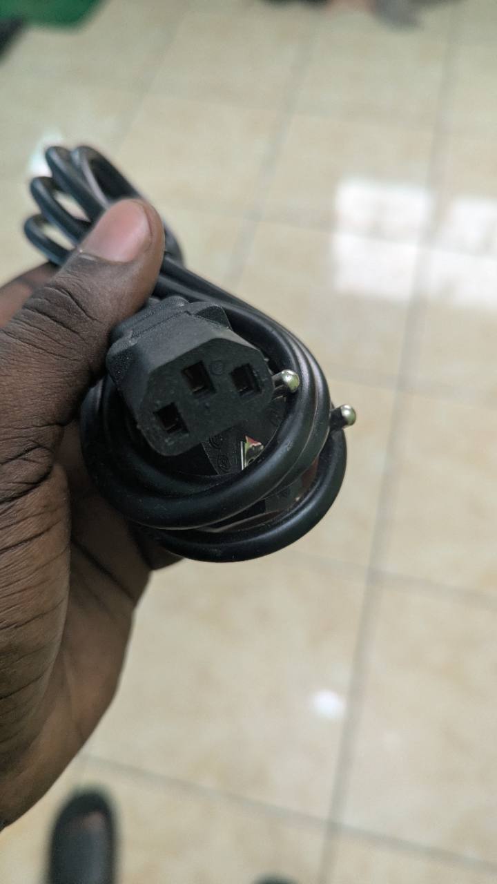 Connecteur IEC C13 du cordon d alimentation pour moniteur
